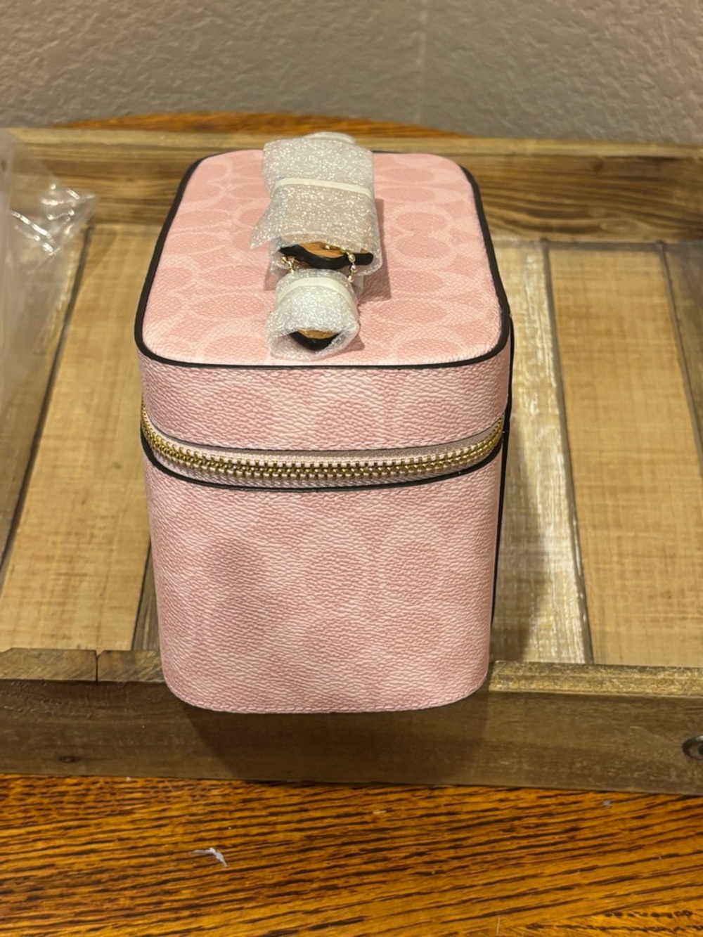 NWT 2026 Coach Cosmetic Case In Signature Canvas | Gold/Powder Pink CEA56 - Picture 2 of 10